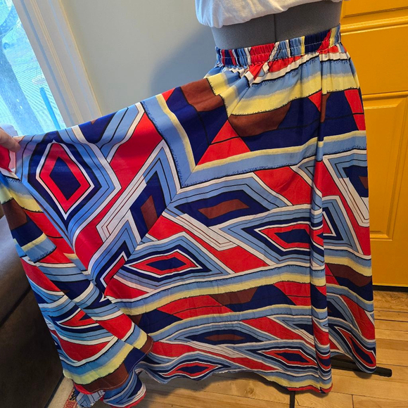 Mix Nouveau Medium Red Blue Geometric Retro Maxi Skirt - Picture 3 of 3